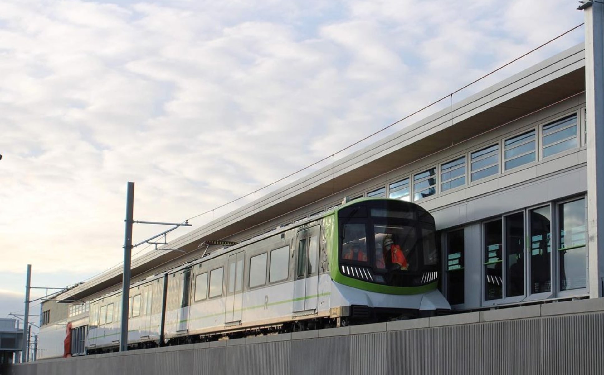 Les premiers tests du REM sont commencés FM 103,3