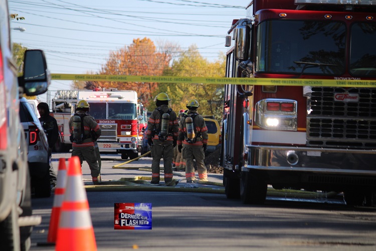 Des pompiers répondent à l'urgence suite à la fuite de gaz.