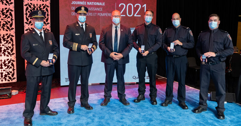 Les pompiers de La Prairie récompensés pour leur courage.