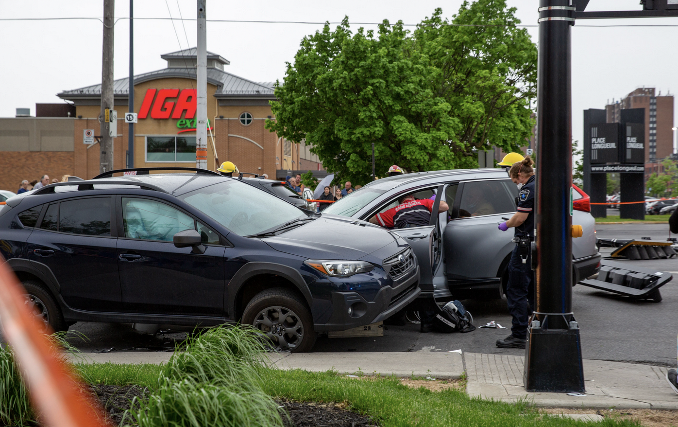 Une voiture heurte deux piétonnes à Longueuil