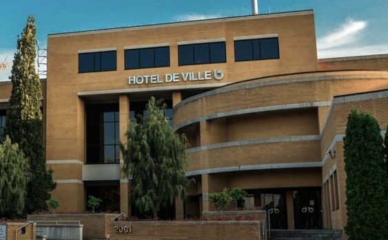 Assaad,modernise,gouvernance,Brossard,mesures,améliorer,directeur,citoyens,humaine,affaires,service,conseil,décision,sécuritaire,partie,façon,ville