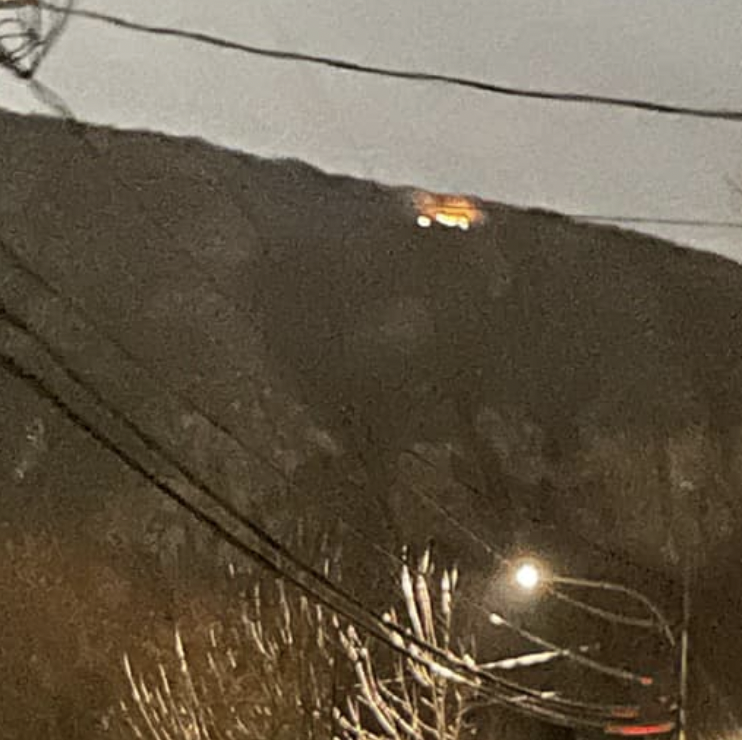 Le feu brûle toujours sur le mont Saint-Hilaire