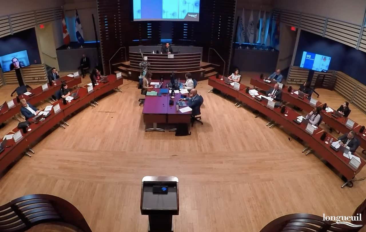 Longueuil verse 62 000$ à une cadre ayant été remerciée