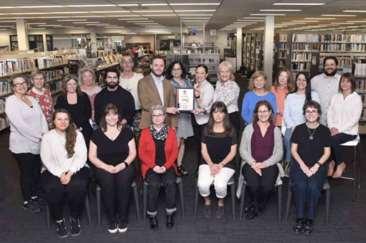 La bibliothèque Georges-Brassard à Saint-Bruno est célébrée pour ses services