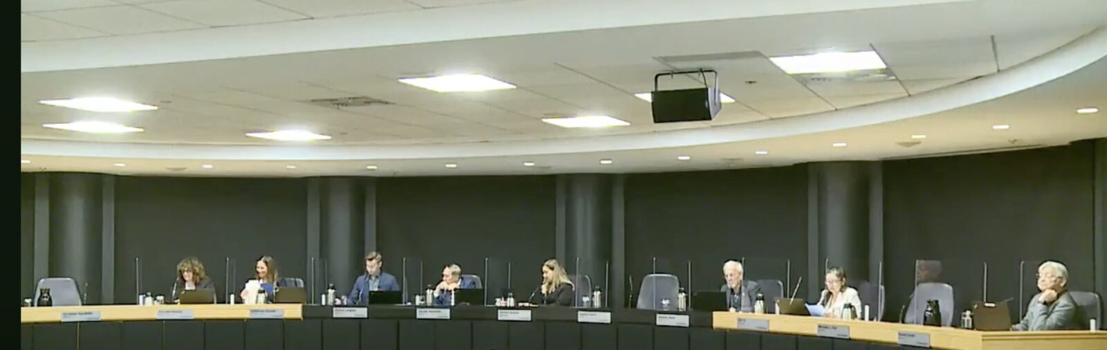 Brossard renouvelle son entente pour le remorquage hivernal