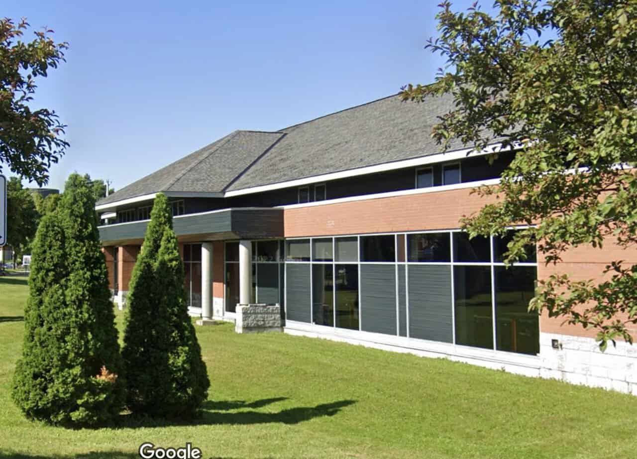 Travaux à la bibliothèque Armand-Cardinal à Mont-Saint-Hilaire