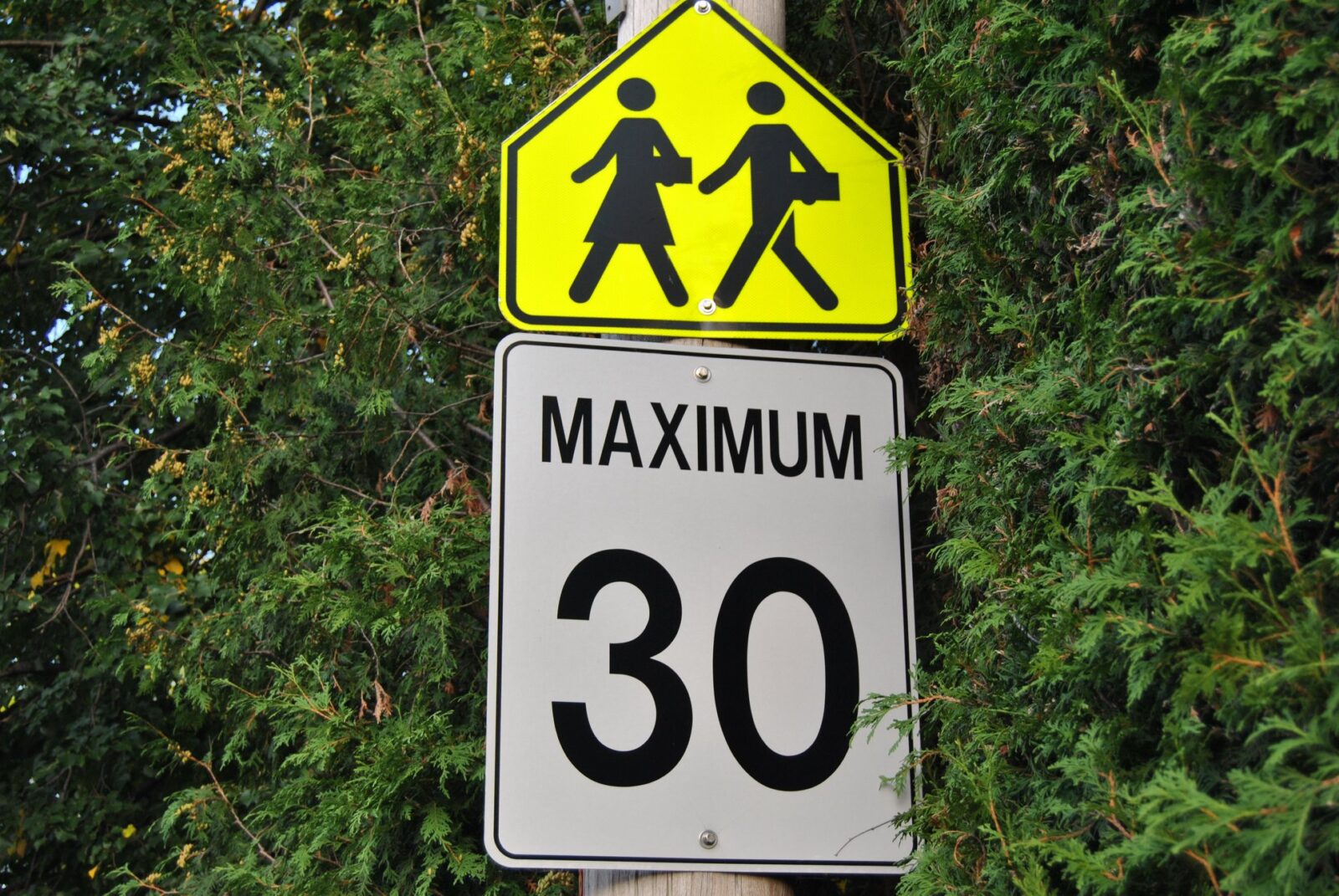 La Ville de Candiac lance une campagne pour rappeler la sécurité dans les quartiers scolaires et résidentiels.