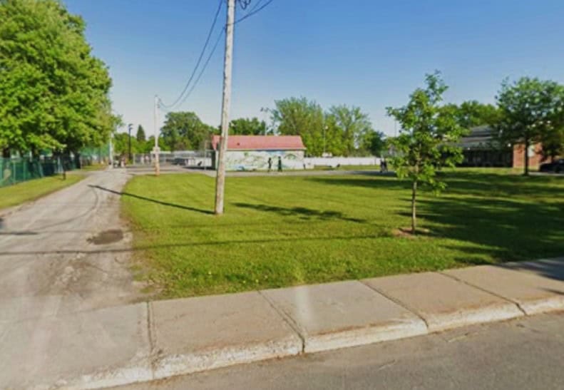 ville,Longueuil,parc,arrondissement,travaux,normes,sécurité,aires,jeux,ancien,usage,système,ouvrages,eaux,terrain,génie,plans,devis,balance,conseillère