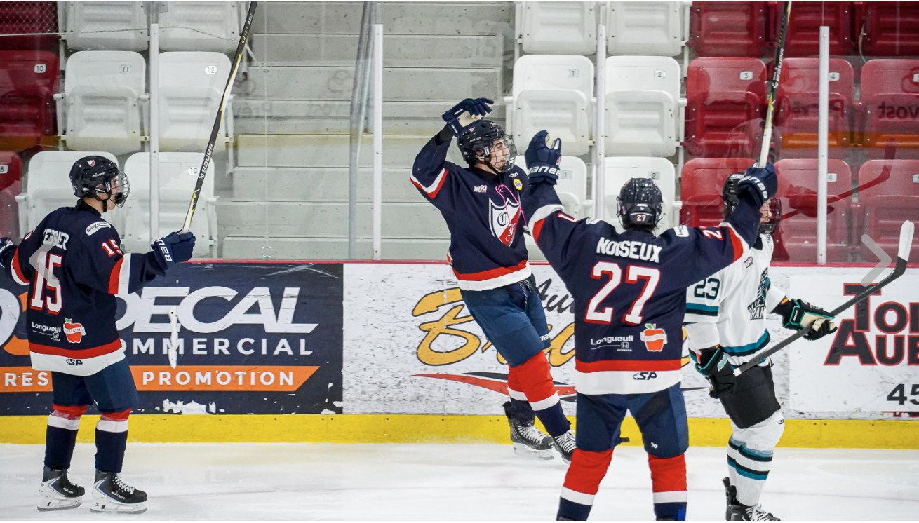 Le Collège français de Longueuil remporte son match contre les Condors du Cégep Beauce-Appalaches avec un score final de 4 contre 1.