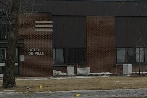 ville,Candiac,équipements,niveau,mise,machinerie,gazon,tracteurs,somme,part,majeure,neige,entretien,remorque,municipalité,volet,appareil