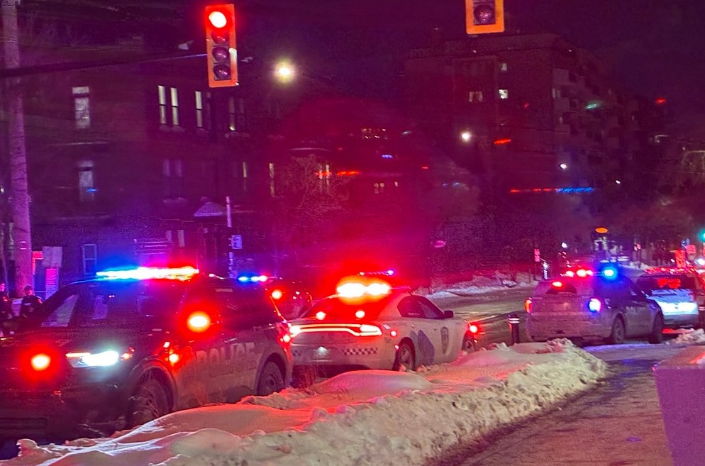 Ensemble information minutes panama policiers présence REM express secteur service stations suspect trains vol