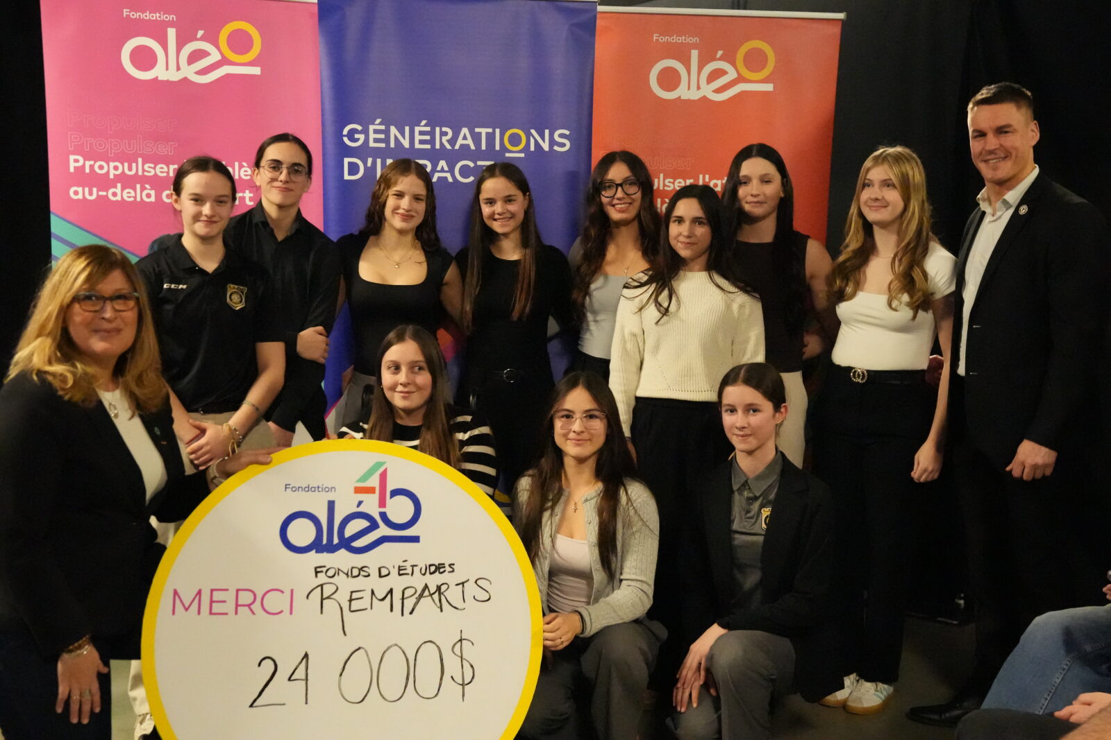 jeune,hockeyeuse,fondation,Aléo,Rempart,joueuses,athlète,match,ligue,maritimes,remise,don,junior,scolaire,réussite,permis,saison