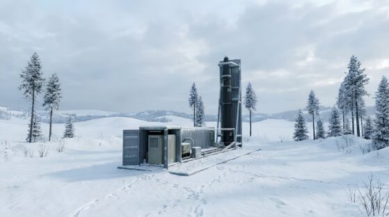 entreprise,aérospatiale,système,Longueuil,lancement,Canada,cadre,capacité,orbital,but,programme,communications,surveillance,dollars,étape,espace,chef,direction,emplois,financement