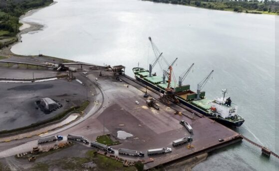 financement,projet,port,futur,expansion,dollars,banque,Canada,administration,chantiers,pays,terminal,capacité,traiter,million,mobilise,conteneurs,travaux,chaînes,émissions,modernes