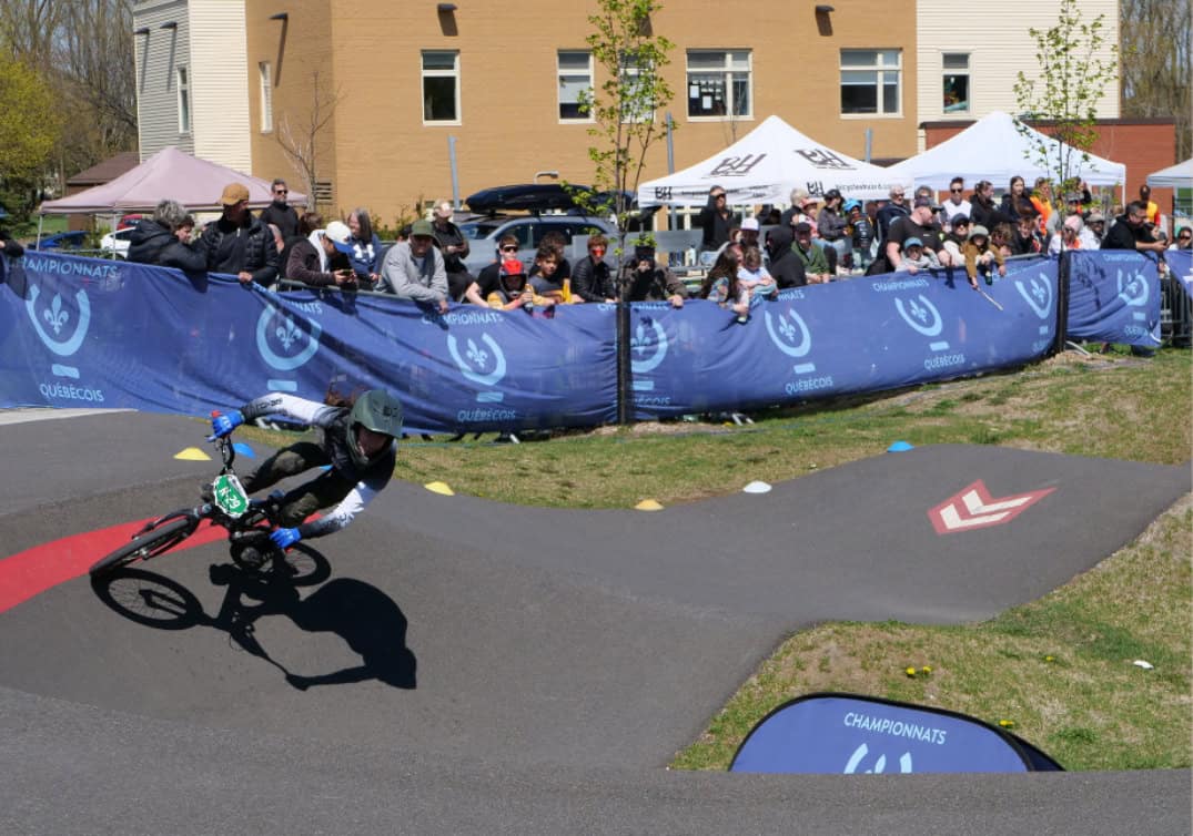 performance,athlètes,Boucherville,pumptrak,championnats,événement,or,bronze,jeunes,présence,originaire,France,piste,édition