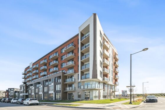 logements,gare,train,Candiac,banlieue,majeur,projet,complexe,locatif,direction,entreprise,place,rôle,appartements,routiers,axes,golfeur,jouer,immeuble