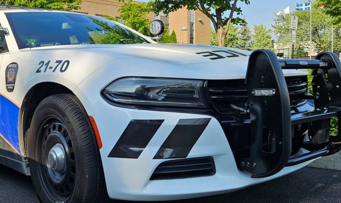 police,suspect,poursuite,adolescent,événements,SPAL,volant,Brossard,bord,direction,autoroute,jeune,voitures