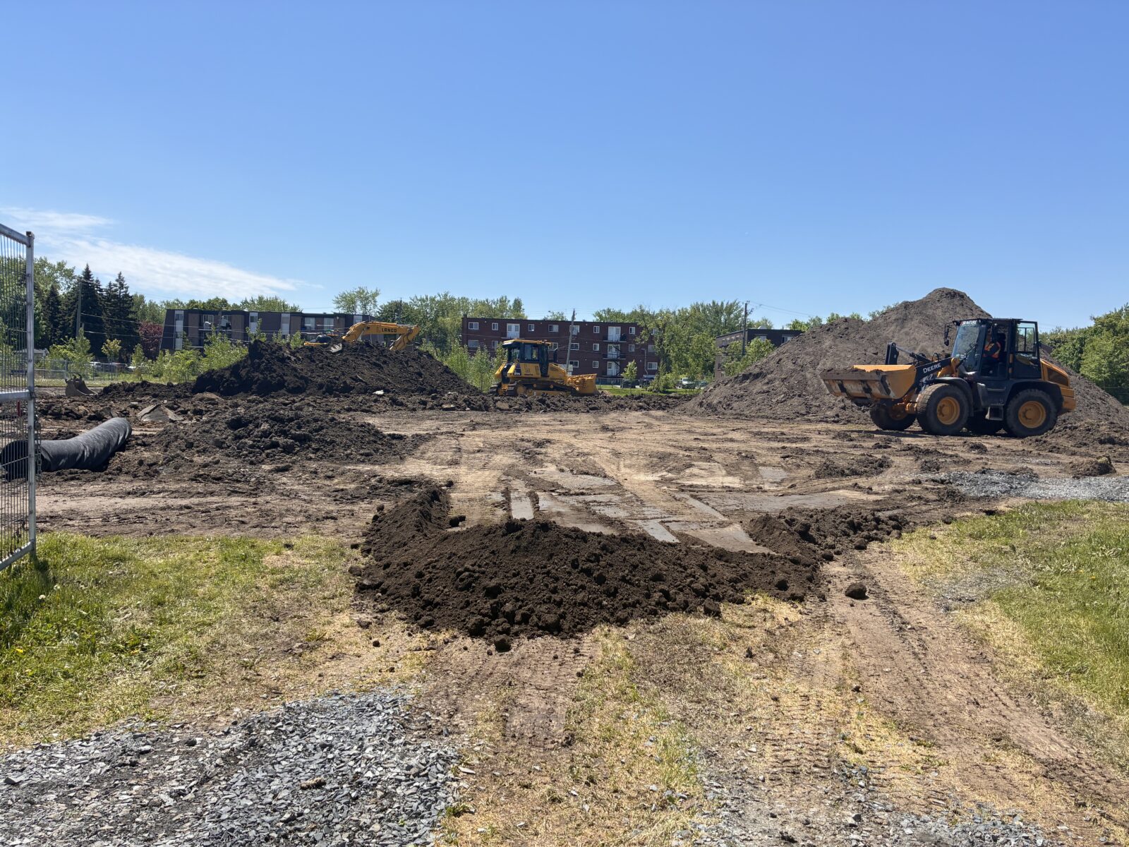 terrain,baseball,peau,neuve,cure,parc,église,secteur,Fatima,Longueuil,contrat,équipements,sportifs,nouvelle,pelouse,travaux