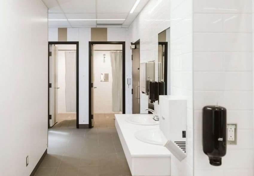 piscine,travaux,modernisation,chalet,site,confort,emprunt,accès,entrée,chauffage,élus,avis,motion,vestiaires,salles,adultes