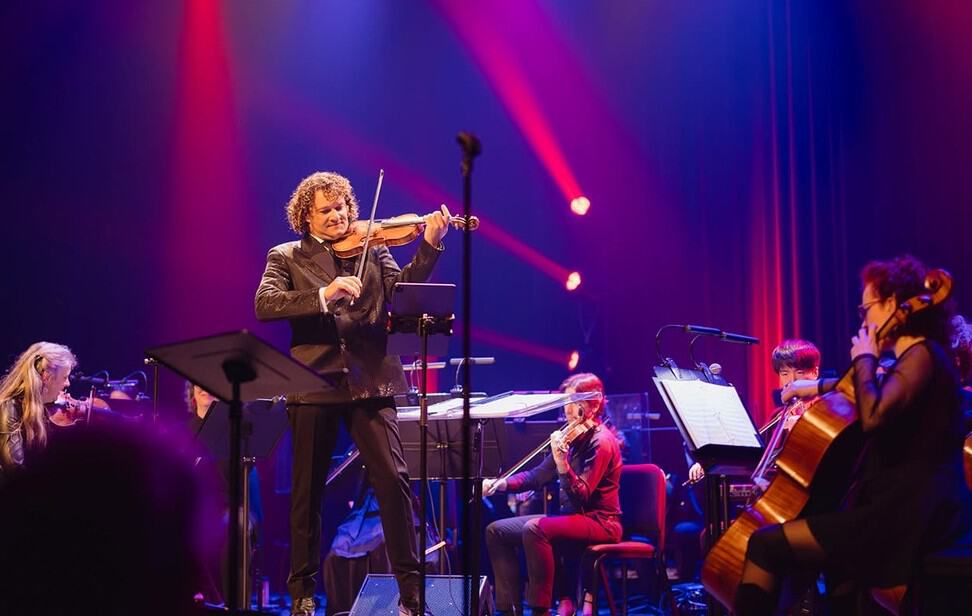 diriger,Mexique,carrière,directeur,orchestre,artistique,nomination,départ,Longueuil,accord,chef,collaboration,mandat,terme,créativité