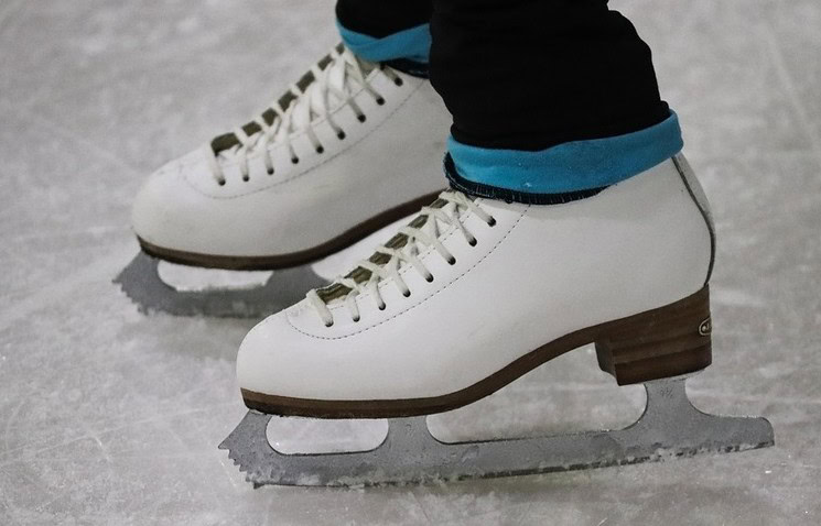 ville,Sainte-Julie,patinoire,couverte,résidents,glacée,météo,hiver,espace,terrain,été,basketball,saison,accès,projet,sportives