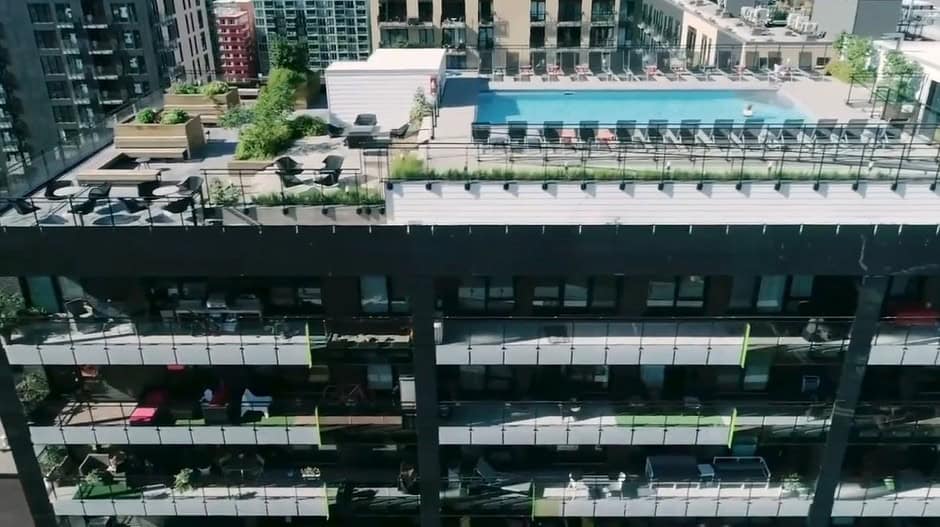 développement,résidentiel,station,Panama,REM,Brossard,projet,chantier,logements,professeur,période,croissance,construction,nombre,baisse,immigrants,province,marché,tour,étages
