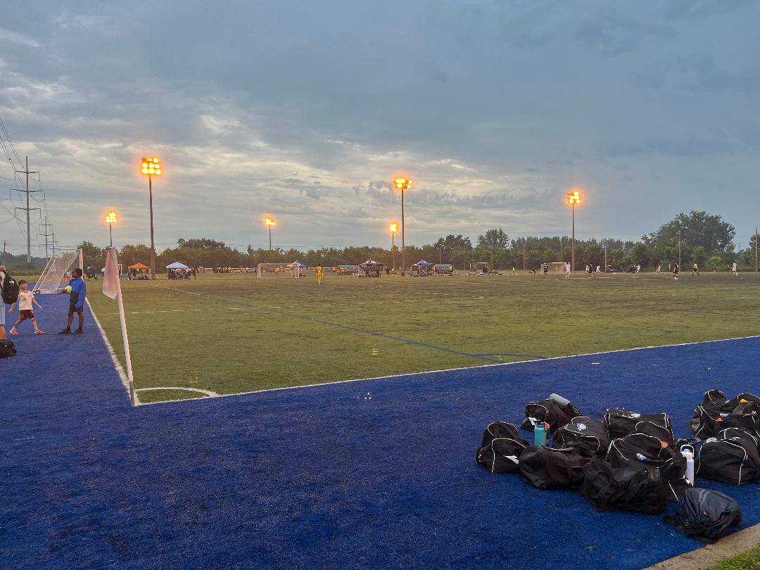 soccer,tounoi,Brossard,finalistes,champions,couronnée,terme,région,formations,équipes,clubs,féminin,belles,jeunes,joueurs,édition