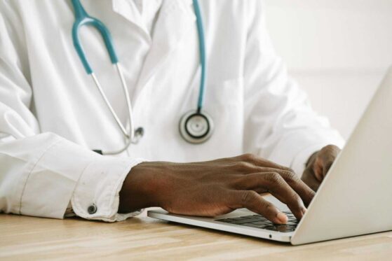 Article: De plus en plus de Québécois paient pour des soins de santé au privé