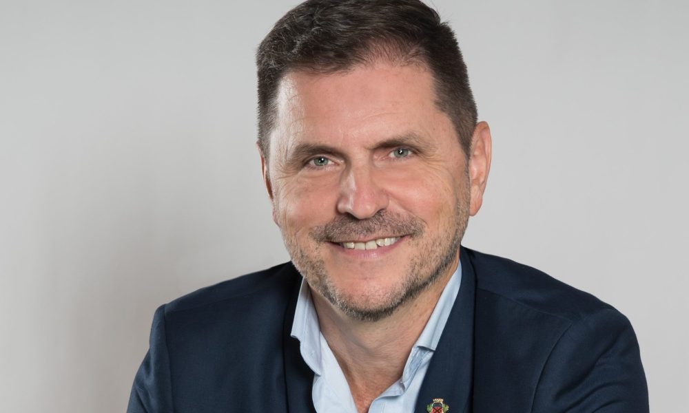 013-JCB-HR_crop-e1554223946373