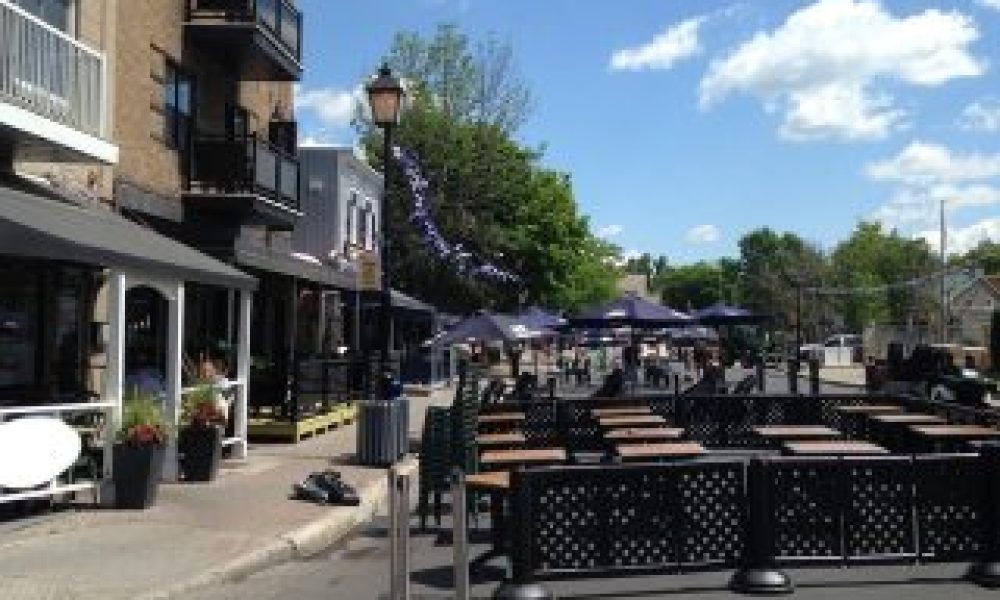 La rue Saint-Charles redevient à demi piétonnière