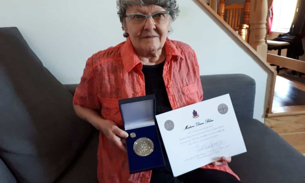 2020-04-22_Diane_Bleau_Medaille et certificat