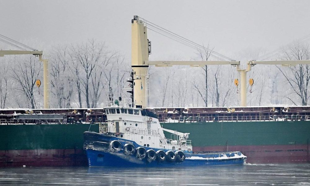 Le déchargement du navire échoué en Montérégie est repoussé