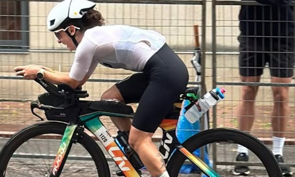 fibrose,Emma,Ironman,parcours,ligne,exploit,athlète,maladie,respiratoire,défis,condition,présence,poumons,activité,santé,marathon,préparation,ajustements,dollars,objectif,jeunes,problème