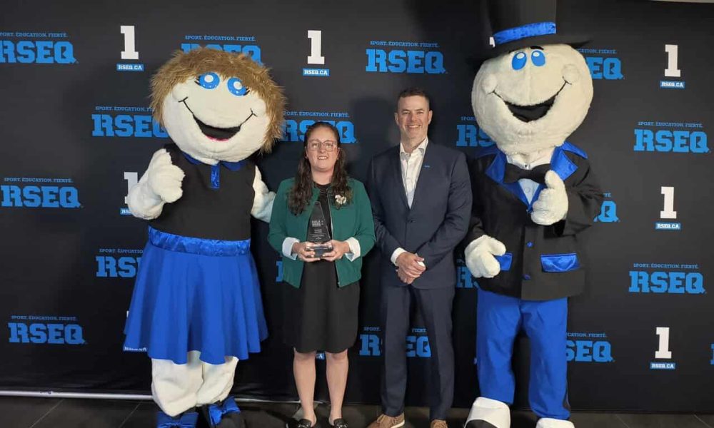 Isabelle Beaulieu, accompagnée du directeur régional du RSEQ Montérégie, Hugo Roy. - RSEQ