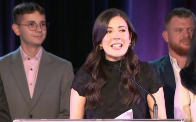 La mairesse sortante de Longueuil, Catherine Fournier reprend la route de l'hôtel de ville moins de vingt minutes après la fermeture des bureaux de vote.