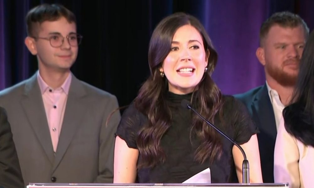 La mairesse sortante de Longueuil, Catherine Fournier reprend la route de l'hôtel de ville moins de vingt minutes après la fermeture des bureaux de vote.