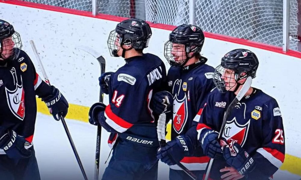 fm1033,victoire,collège,français,signe,hockey,flames,match,junior,spectateurs,formation,buts