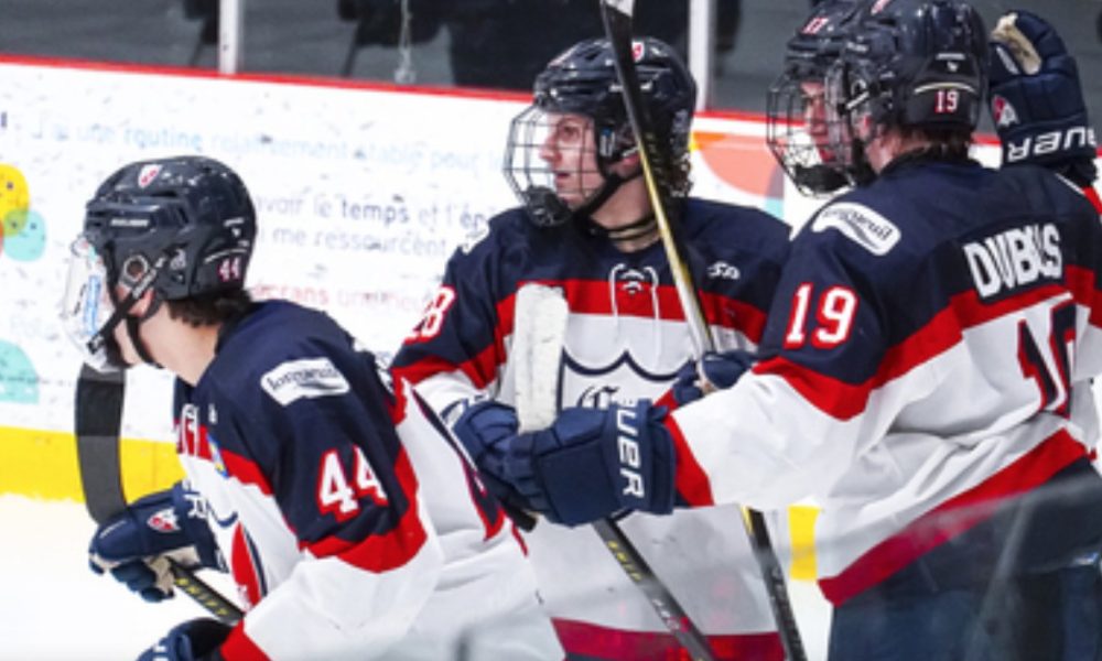 Longueuil,fm1033,collège,français,match.hockey,ligue,affronter,disputé,spectateurs,buts,échanges,réplique,secondes,période,domine,marque