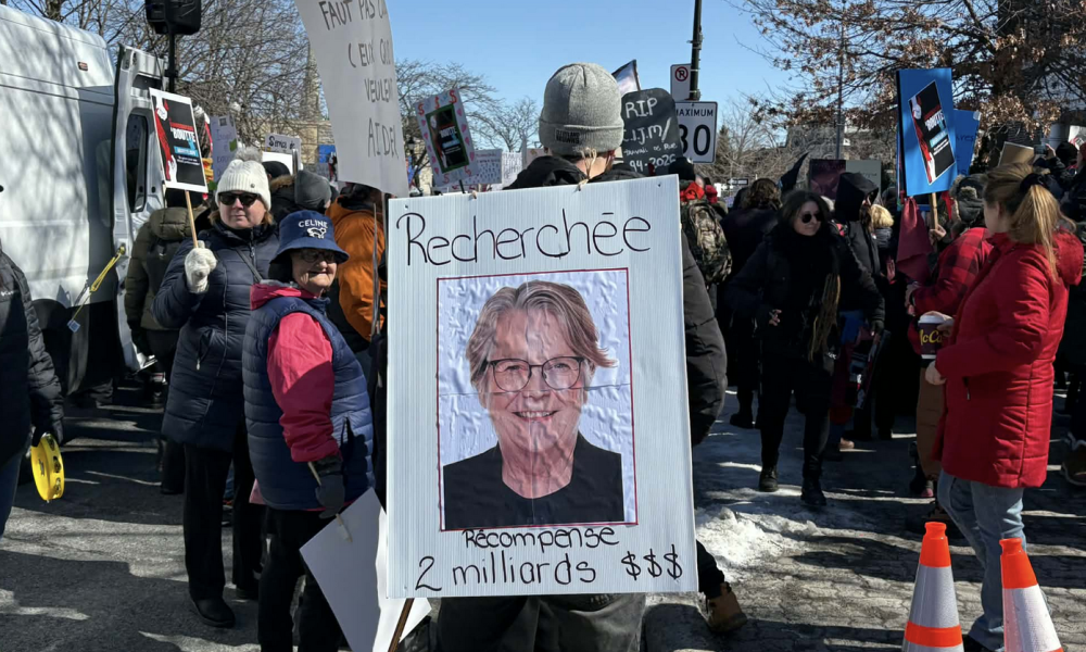 communautaire,démission,ministre,réseau,mouvement,perte,confiance,fonctions,rôle,événements,partis,mesure,gravité,personnes,annonce,grève,milieu,action,sociale,action