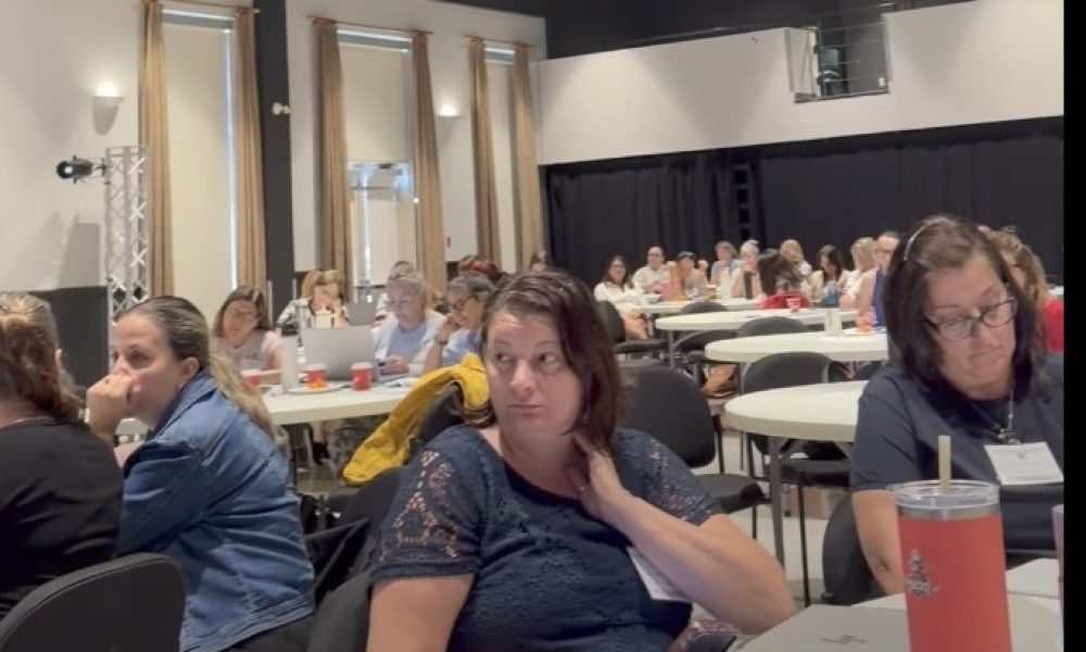 CPE,cnetres,enfance,petite,Monrtérégie,cadre,élections,discussions,accès,places,réseau,pénurie,salle,candidats,enjeux,profession,financement