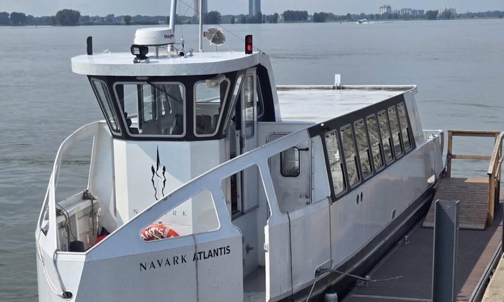 navettes,fluviales,financement,équipe,investir,dollars,réseau,région,métropolitaine,saison,transport,pilotes,données,usagers,taux,satisfation,assurer,record