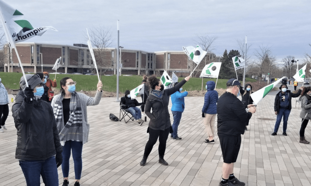 Les enseignants syndiqués au Syndicat de Champlain acceptent les offres patronales.