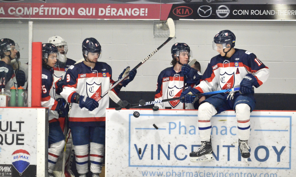 Défaite crève-cœur du Collège Français contre les Panthers de Pickering