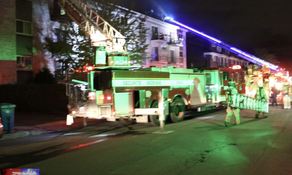 Deux personnes blessées dans un incendie à Longueuil