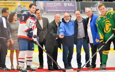 L’organisation du Collège Français a réservé une grande surprise à son président et propriétaire, Pierre Pétroni, pour ses 35 ans dans le monde du hockey junior.