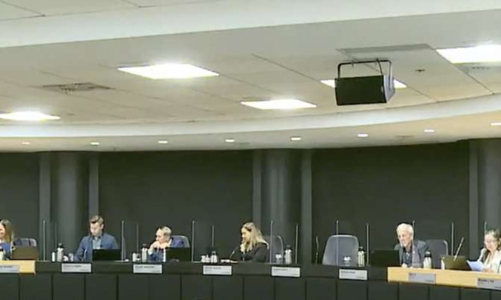 Brossard renouvelle son entente pour le remorquage hivernal