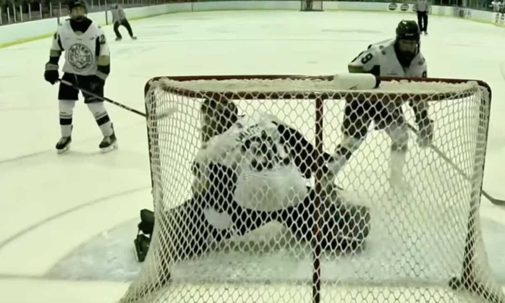 Une victoire en prolongation pour les Riverains du Collège Charles-Lemoyne contre les Élites de Jonquière