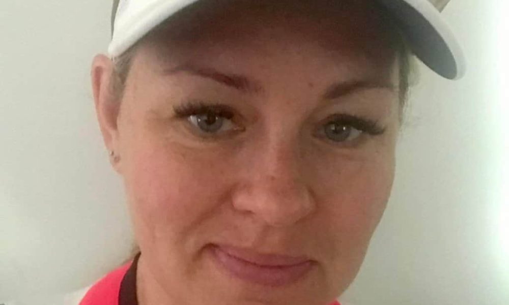 De sommelière à professionnelle en pose d’ongles : elle doit encore de l’argent