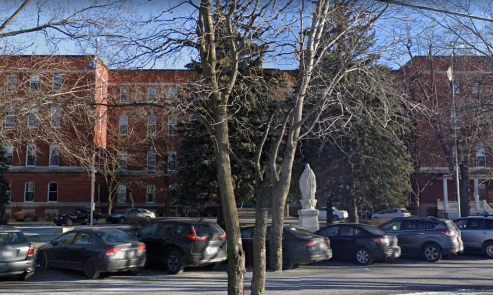 Six autres cas de COVID-19 au Collège Durocher.