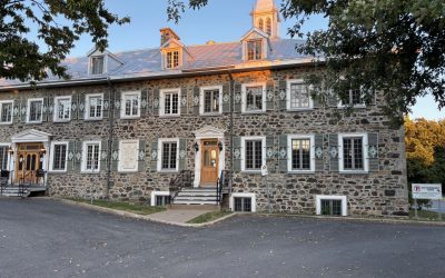 Longueuil,contrat,achat,couvent,ville,noms,Jésus,historique,prendre,charge,ensemble,patrimoine,vocation,ans,études,servir,bâtiments,terrains,parties,chapitre